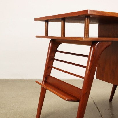 moderne Kunst, Design moderne Kunst, Schreibtisch, moderner Kunstschreibtisch, moderner Kunstschreibtisch, italienischer Schreibtisch, Vintage-Schreibtisch, 60er-Jahre-Schreibtisch, 60er-Design-Schreibtisch, argentinischer Schreibtisch aus den 50er Jahren