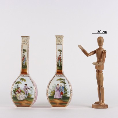 Paire de vases en porcelaine de Dresde