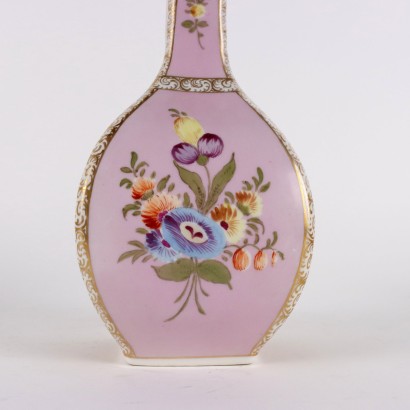 Paire de vases en porcelaine de Dresde