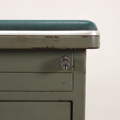 Bureau en métal des années 60