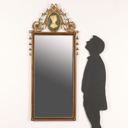 Miroir de style néoclassique