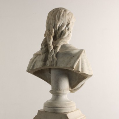 Female bust and Liberty column in M