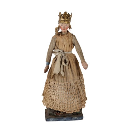 Statue d'une jeune princesse