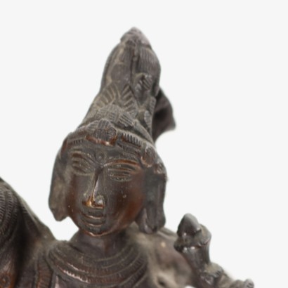 Krishna avec une sculpture en bronze de Gopi