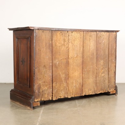 Baroque chest of drawers in walnut