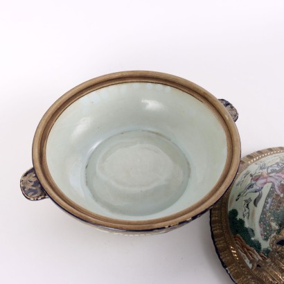 Ceramic soup tureen with plate