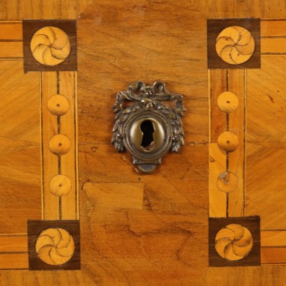 Inlaid chest of drawers