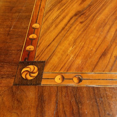 Inlaid chest of drawers