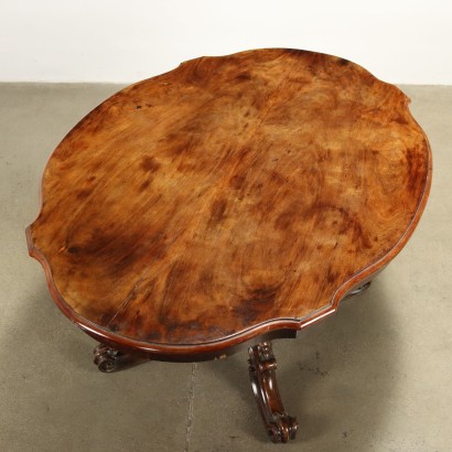 Table Umbertino Vela