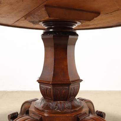 Round Louis Philippe table in walnut