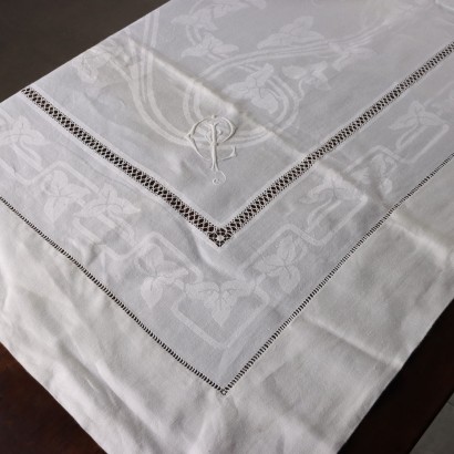 Tablecloth with Ten Napkins