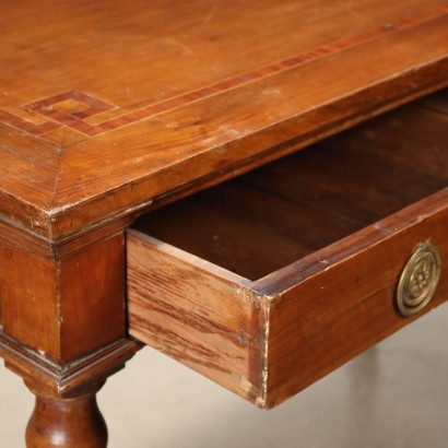 Neoclassical desk for the center