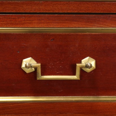 Mahogany chest of drawers