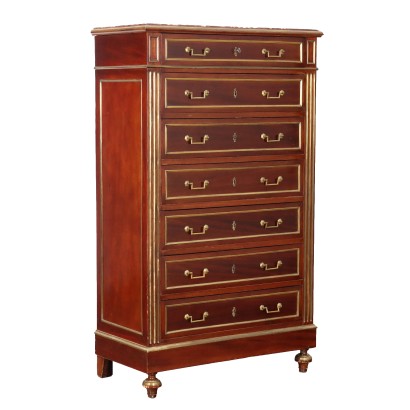 Mahogany chest of drawers