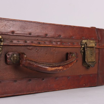 Vintage suitcase from the early 1900s