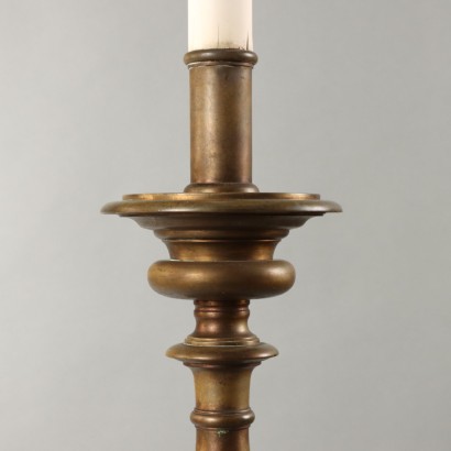 Bronze torch holder