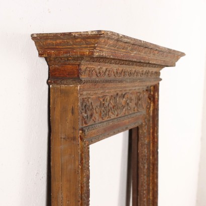 Renaissance Style Newsstand Frame