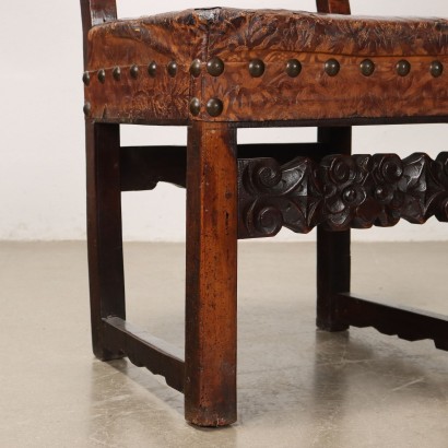 Chaise baroque en noyer sculpté