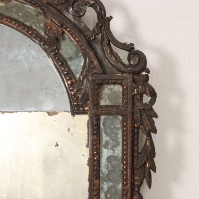 Neoclassical mirror