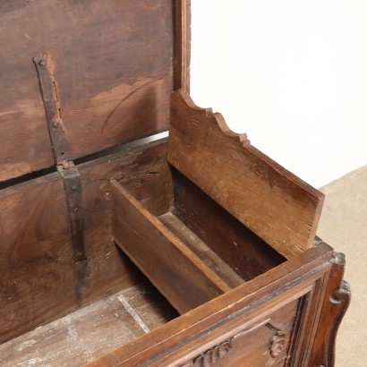 Chest in Baroque Walnut