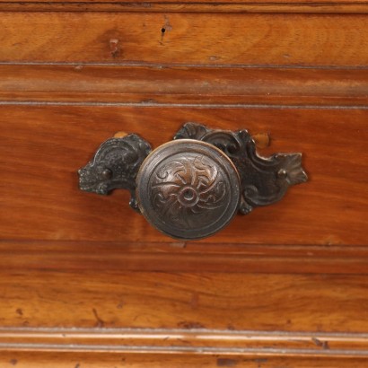 Baroque chest of drawers