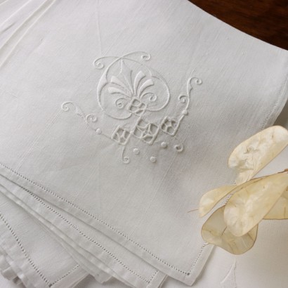 Nappe avec douze serviettes