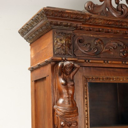 Doppelkorpus-Sideboard im Neorenaissance-Stil