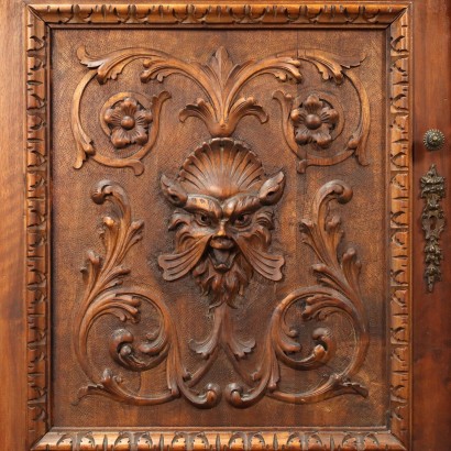 Doppelkorpus-Sideboard im Neorenaissance-Stil