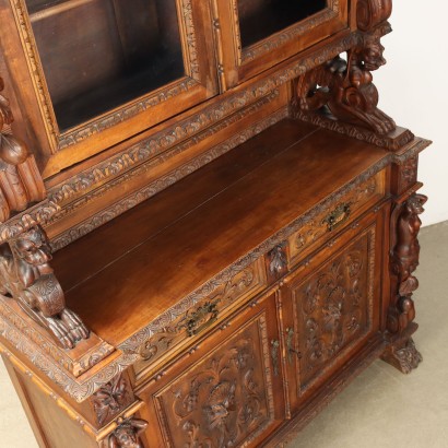 Doppelkorpus-Sideboard im Neorenaissance-Stil