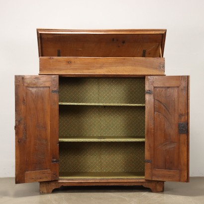 Sideboard aus barockem Nussbaum