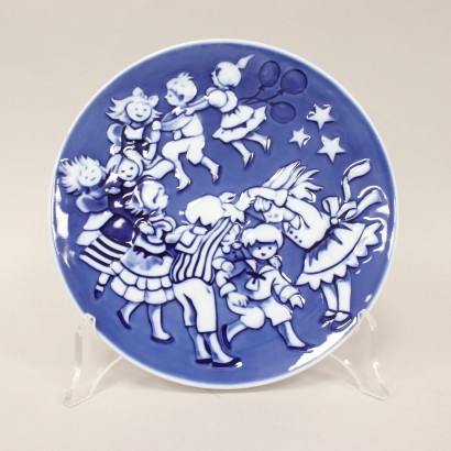 Royal Copenhagen Christmas Plate Child,Un jeu amusant,Ingrid Jensen,Ingrid Jensen,Ingrid Jensen,Ingrid Jensen