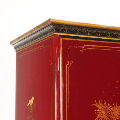 Kleiderschrank im Chinoiserie-Stil