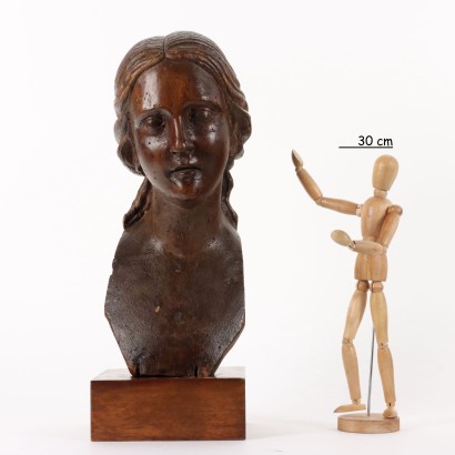 Busto di Donna Scultura Lignea