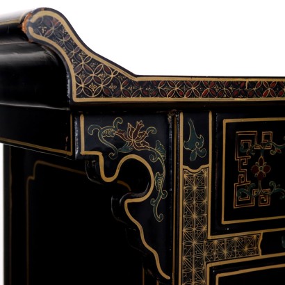 SIDEBOARD, Typisch orientalisches Sideboard