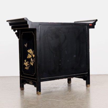 SIDEBOARD, Typisch orientalisches Sideboard