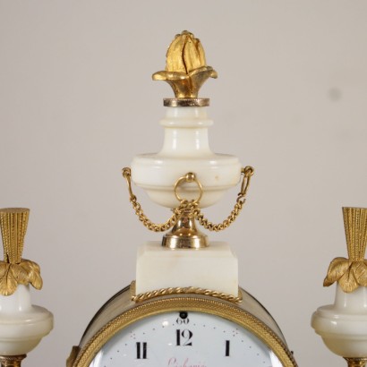 Table Clock Lèchopiè à Paris Marble Gilded Bronze France 1700s