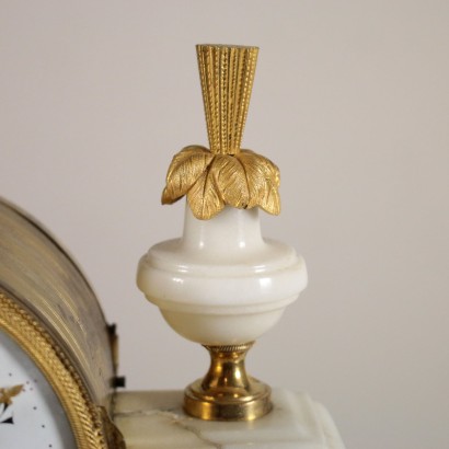 Table Clock Lèchopiè à Paris Marble Gilded Bronze France 1700s