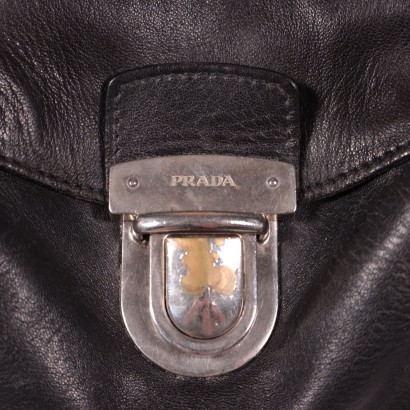 ,Bolso de cuero negro Prada vintage