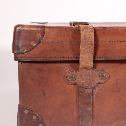 #vintage #vintageclothing #vintageabiti #vintagemilano #vintagefashion #vintage #vintagesuitcase #englishleather ,Baúl de cuero inglés vintage 4