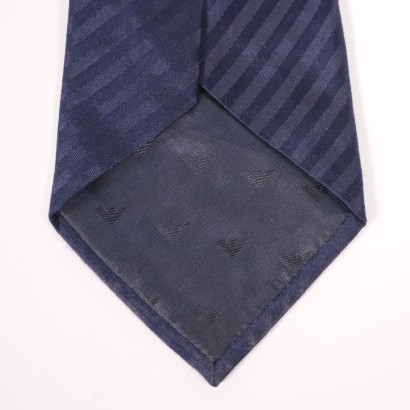 armani, giorgio armani, emporio armani, corbata armani, corbata de seda, segunda mano, moda sostenible, corbata a rayas azul emporio armani