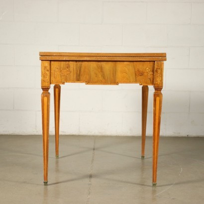 Neoclassical Game Table Walnut Maple - Italy XVIII Century