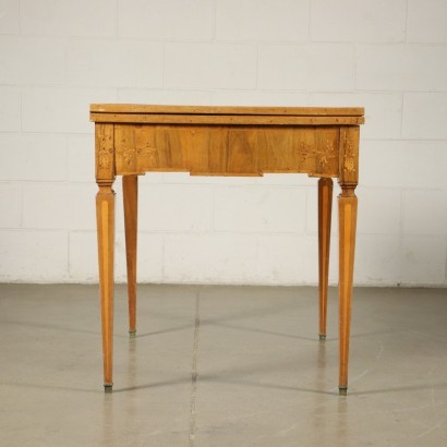 Neoclassical Game Table Walnut Maple - Italy XVIII Century