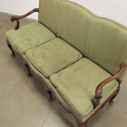 Barockes Sofa Nussbaum Italien XVIII Jhd