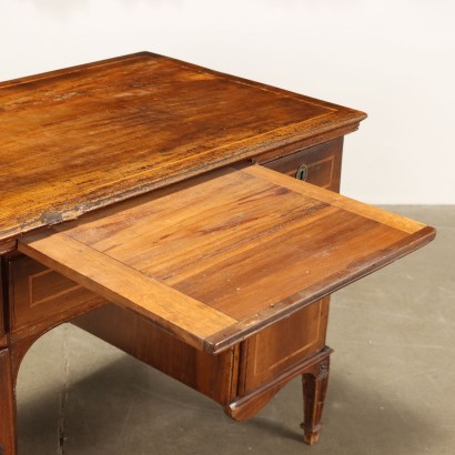 Neoclassical Desk Walnut Italy XVIII Century