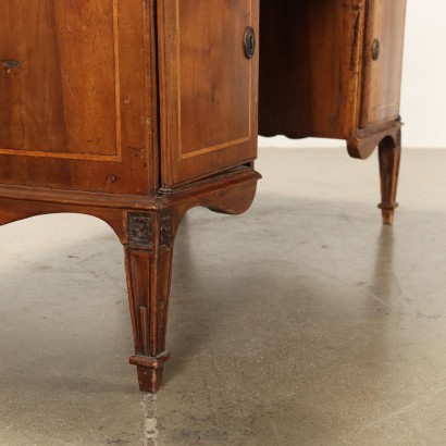 Neoclassical Desk Walnut Italy XVIII Century